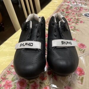 Sylphid road cycling bicycle sneakers SPD cleats Size 42 bike  sneakers EUC